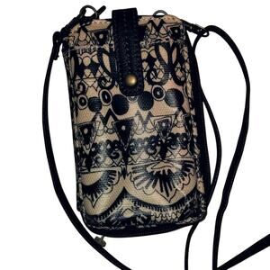 Sakroots B&W Small Cell Phone Crossbody wallet